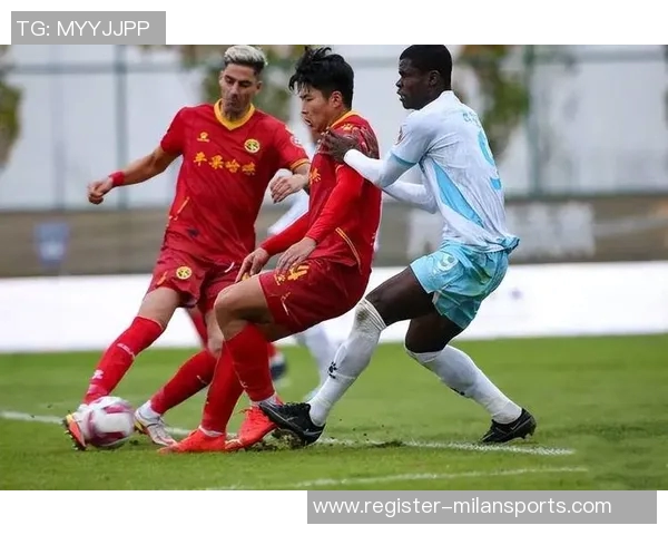 南京足球队以66分稳居联赛积分榜首位展现强劲实力 南京足球队以66分稳居联赛积分榜首位展现强劲实力