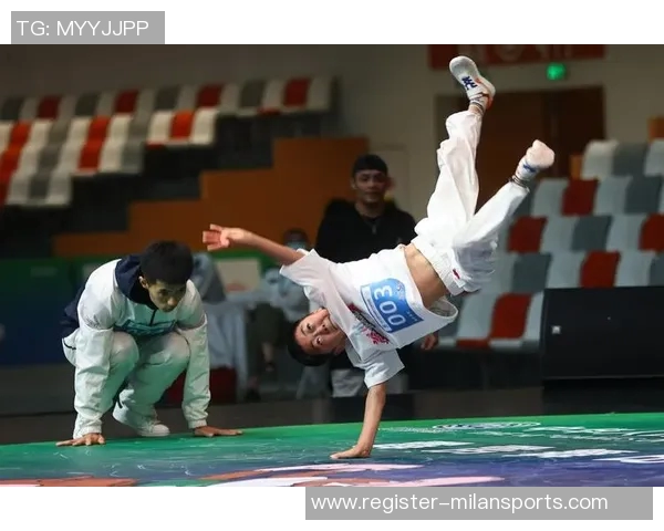 西安街舞队快攻体育的崛起与发展解析及其在运动街舞中的影响 西安街舞队快攻体育的崛起与发展解析及其在运动街舞中的影响