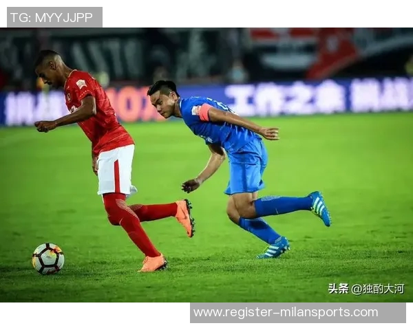 广州足球队比赛经验引发热议球迷对战术和表现的争议不断升级