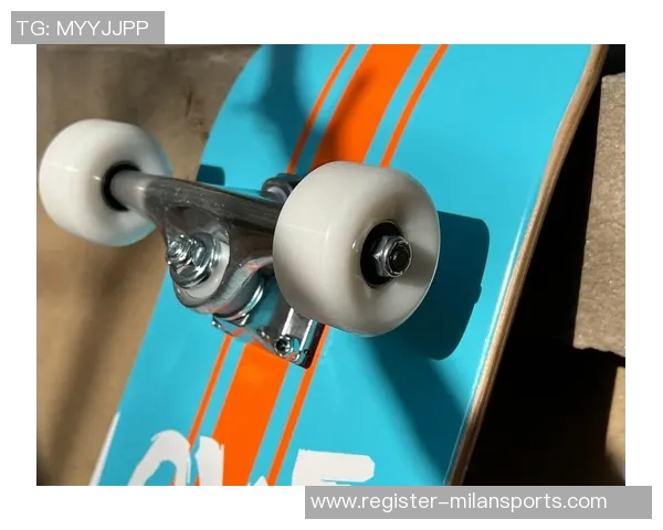 实时新闻杨秀英亲自分享滑板技巧与心得体会助你轻松入门滑板运动